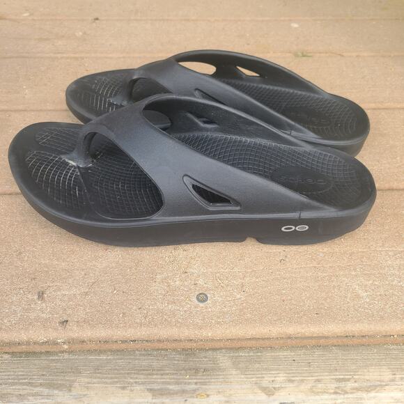Oofos Ooriginal Unisex Recovery Sandals Flip Flops Classic Black‎ Men 9 Women 11 - Picture 2 of 8